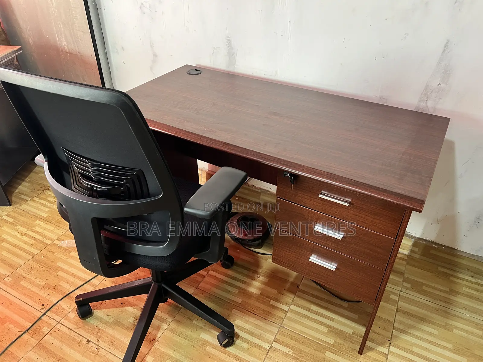 1.2m Central Lock Table and Uk Used Chair