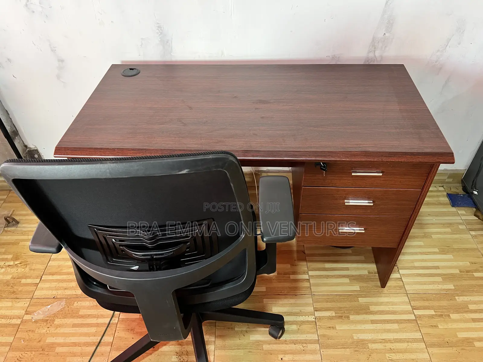 1.2m Central Lock Table and Uk Used Chair