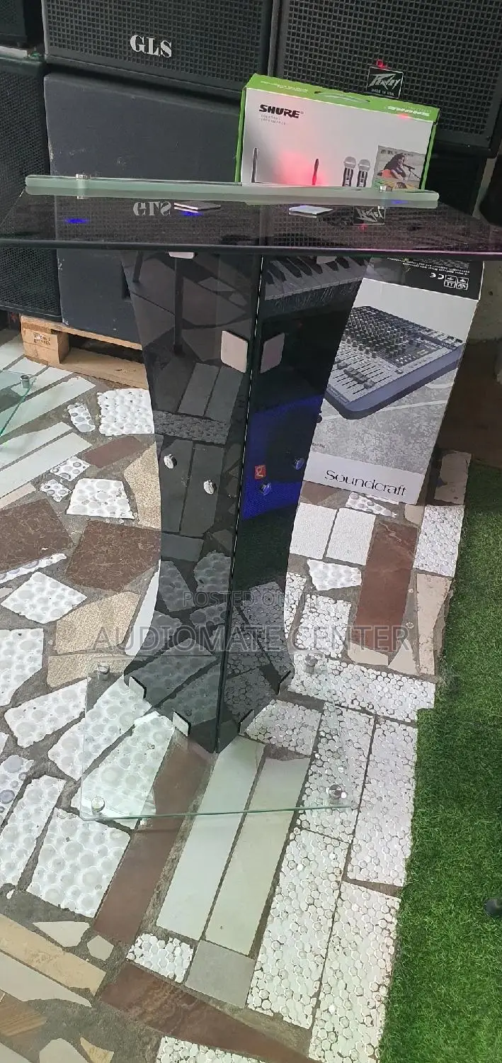Glass Pulpet