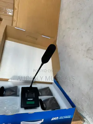Shure 4in1 Wireless Conference Microphone