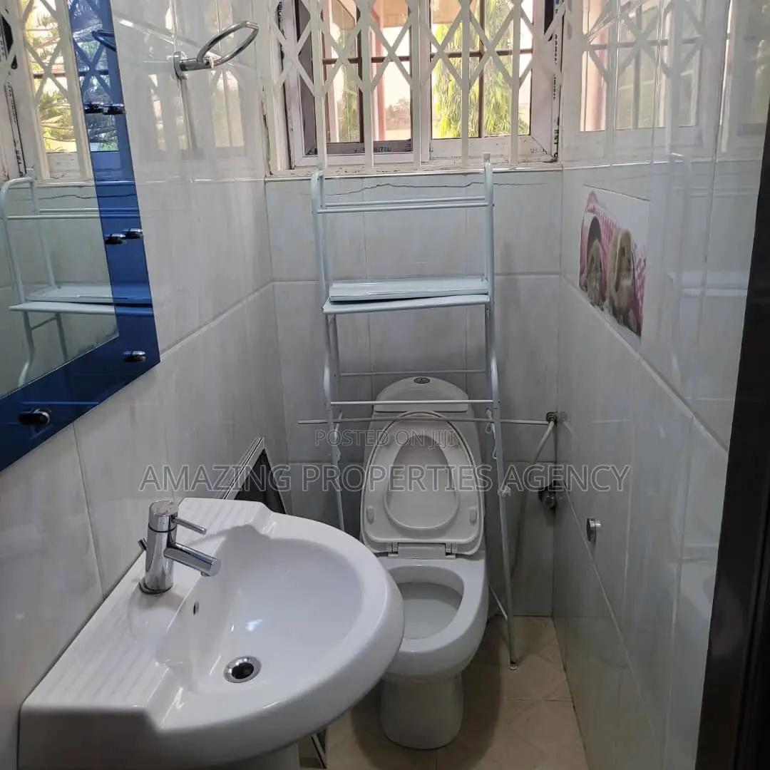 6bdrm House in New Legon for sale