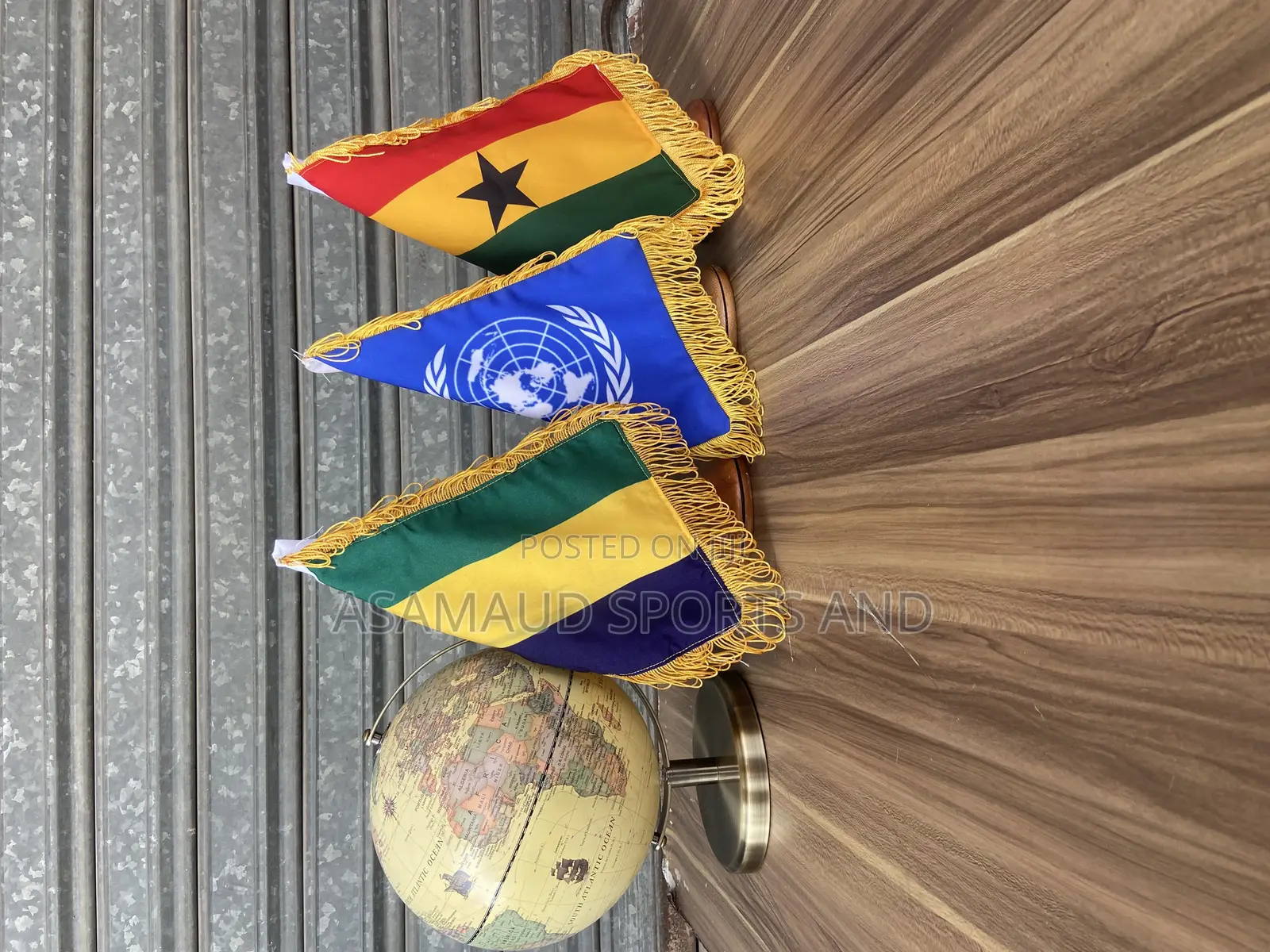 Original Office Table Top Flag Stand at Cool Price