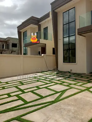 4bdrm Duplex in East Legon for sale