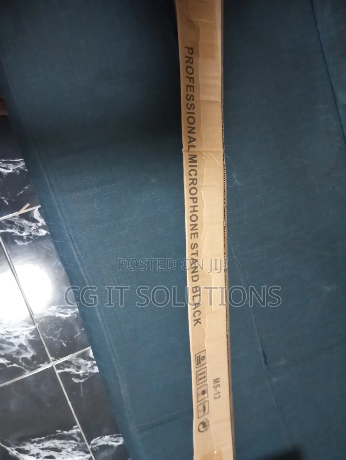Round Base Straight Microphone Stand