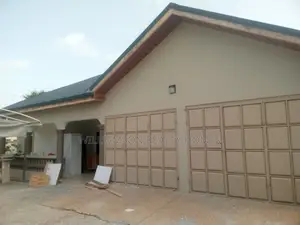 6bdrm House in Community 20 Estate, Spintex for rent