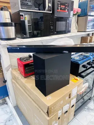 B650 Black Sleek Soundbar With Woofer Samsung .