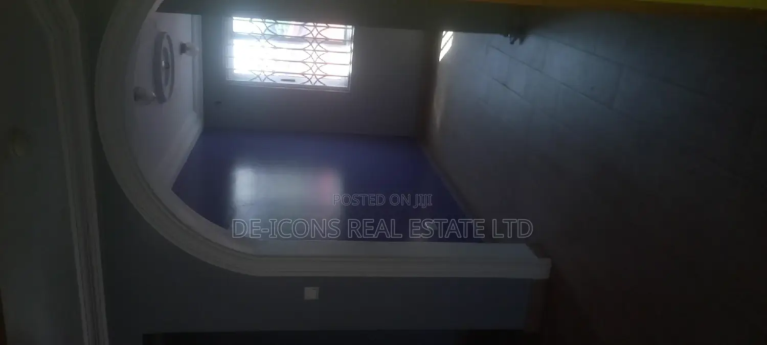 2bdrm Duplex in De-Icons Real Estate, Awutu Senya East Municipal