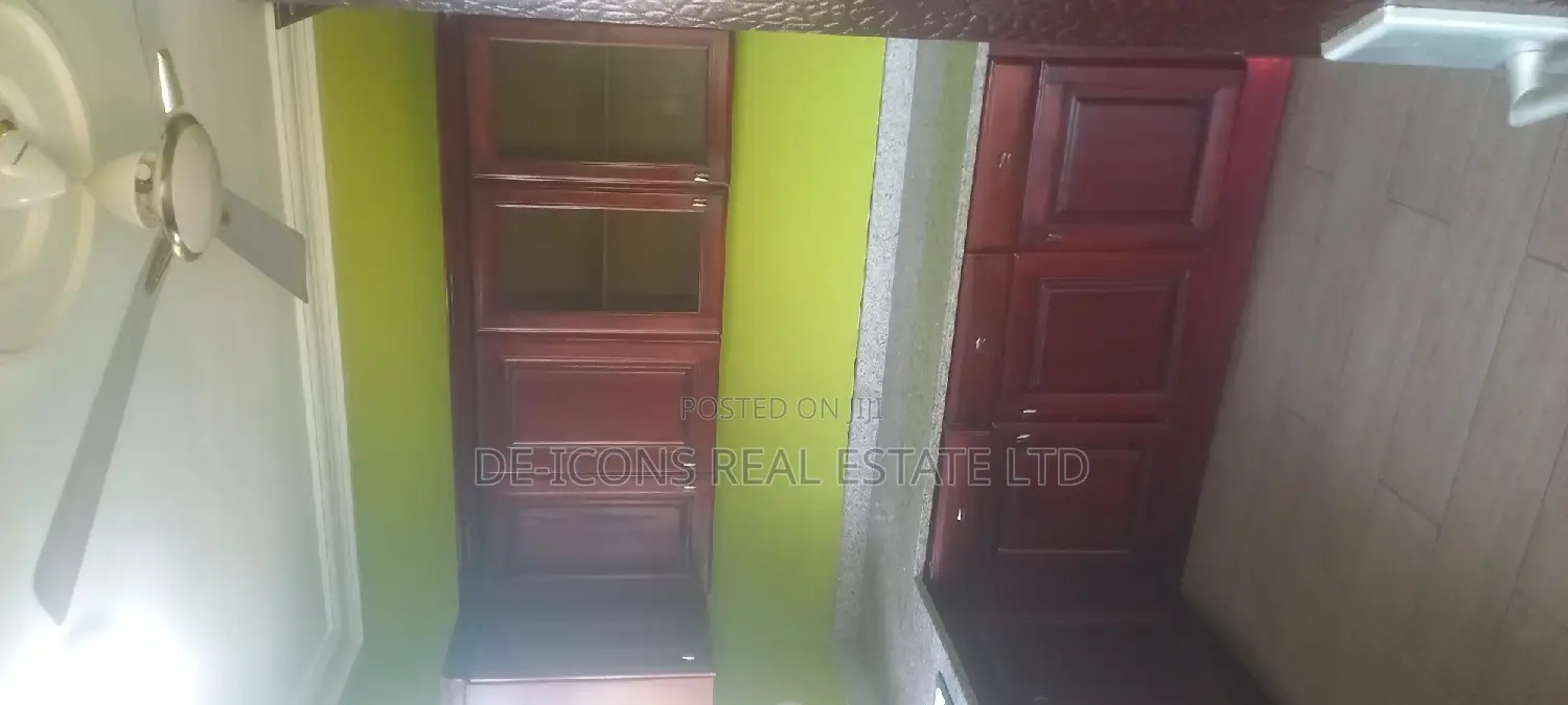 2bdrm Duplex in De-Icons Real Estate, Awutu Senya East Municipal