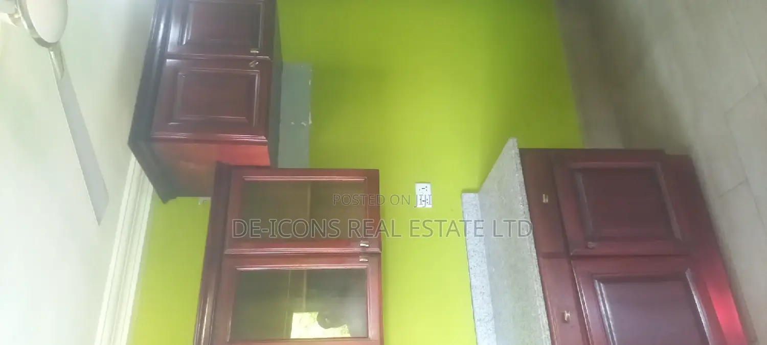 2bdrm Duplex in De-Icons Real Estate, Awutu Senya East Municipal
