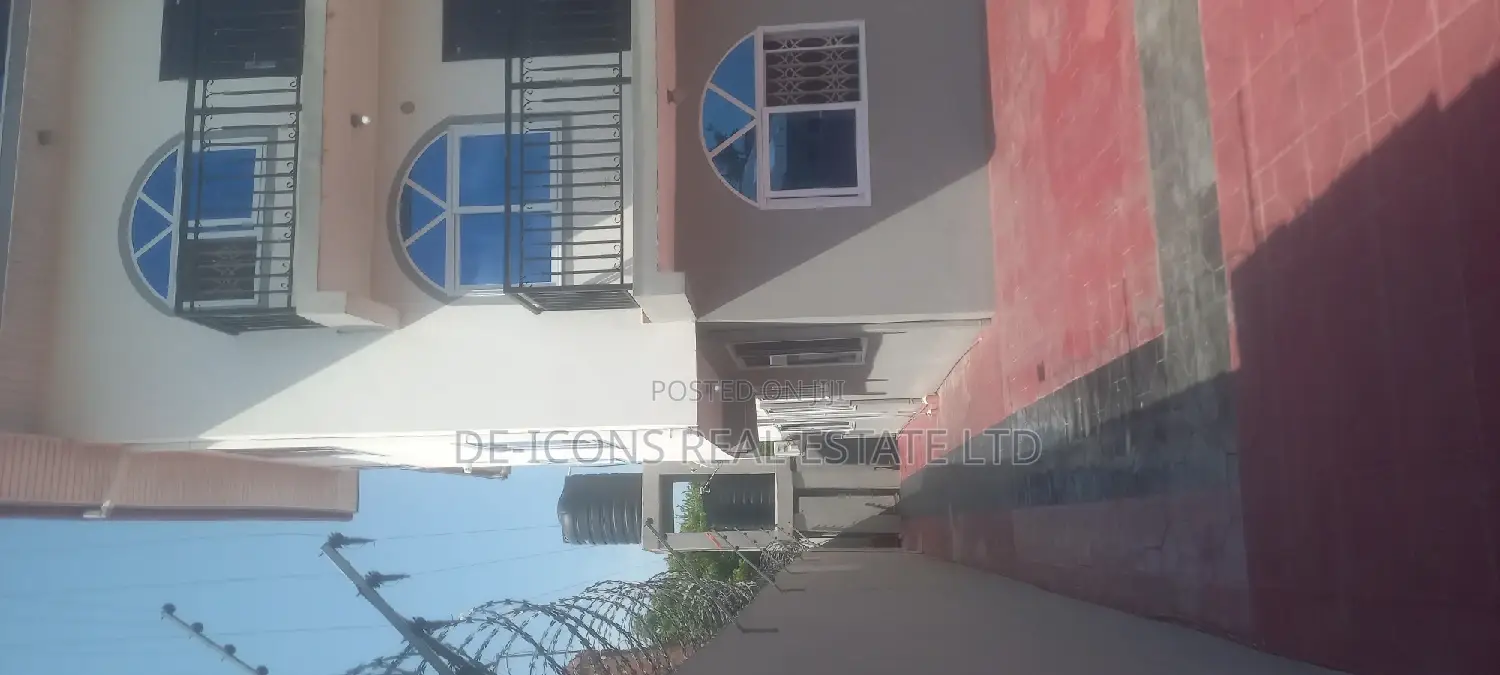 2bdrm Duplex in De-Icons Real Estate, Awutu Senya East Municipal