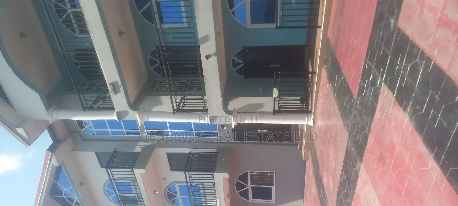 2bdrm Duplex in De-Icons Real Estate, Awutu Senya East Municipal