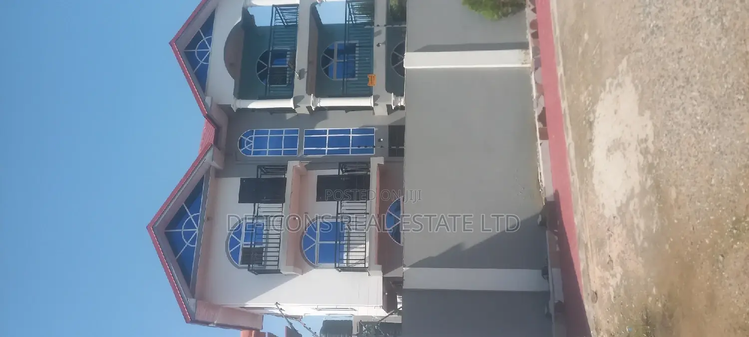 2bdrm Duplex in De-Icons Real Estate, Awutu Senya East Municipal