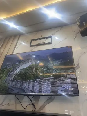 Slim Sleek Satellite TCL 43d3400