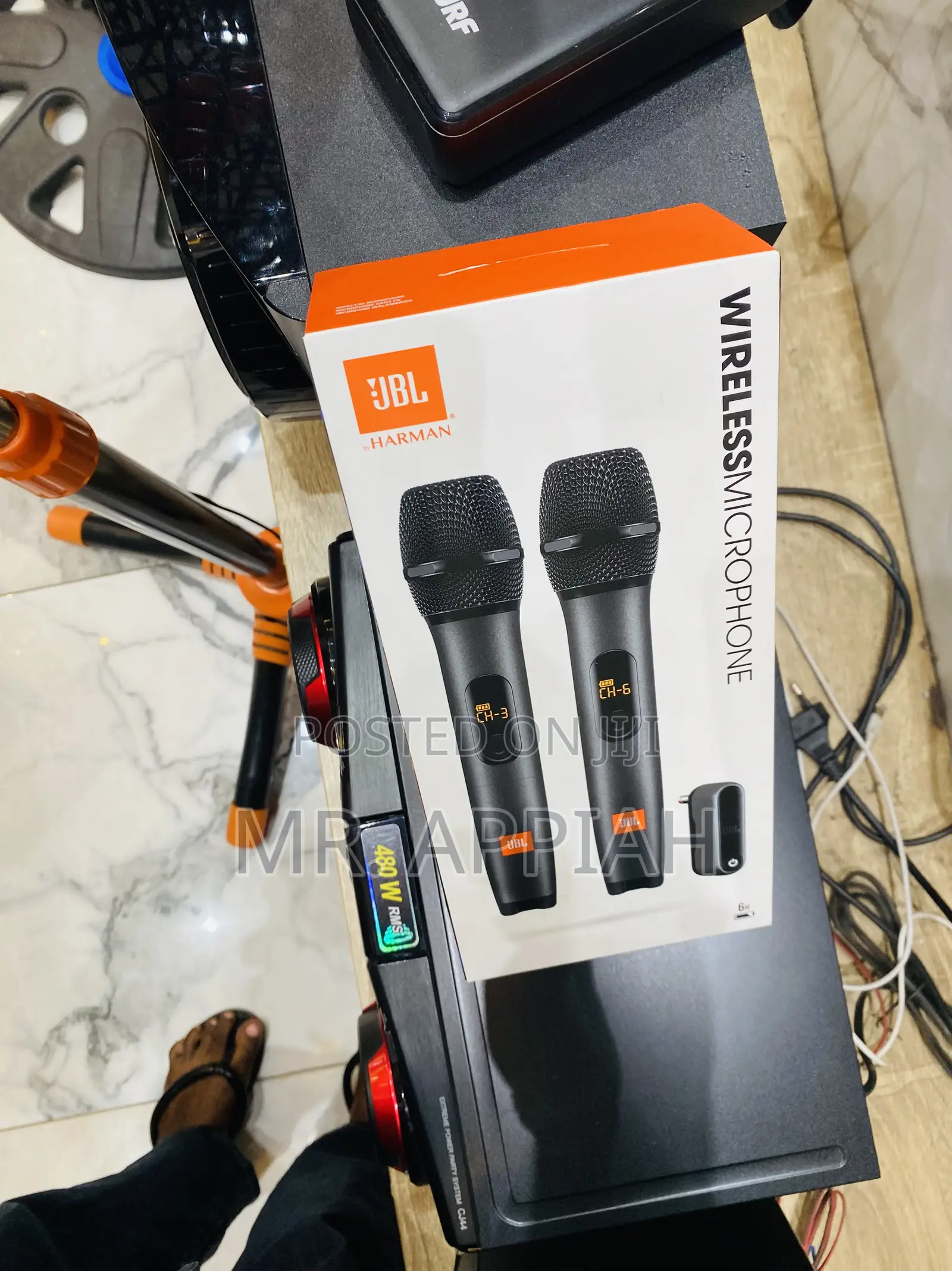 Durable JBL Wireless Electric Microphone System(Black).