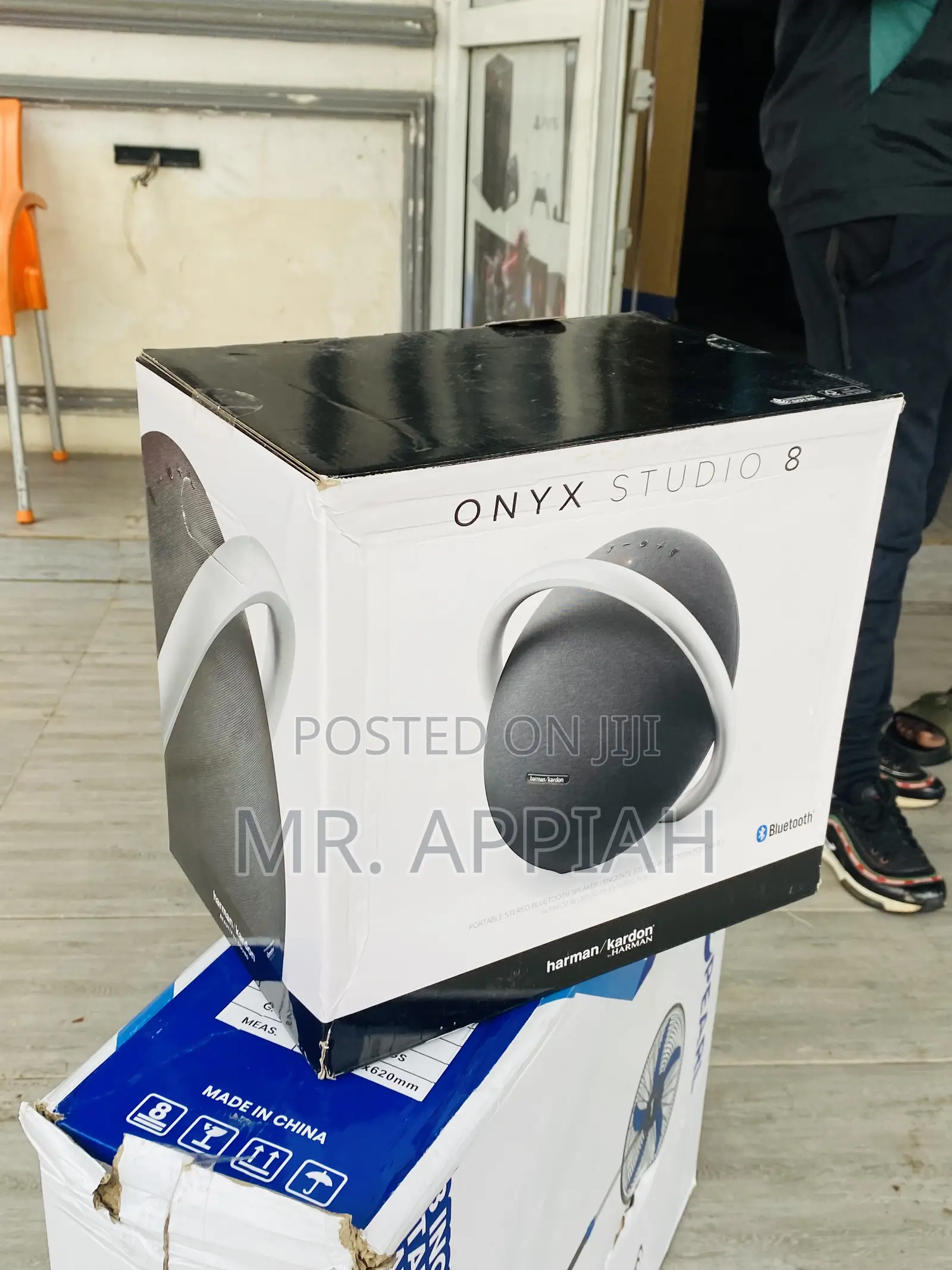 Wireless Onyx 8 Portable Bluetooth Speaker(Black).