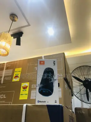 Electric Black Wireless JBL Flip 6 Bluetooth Speaker