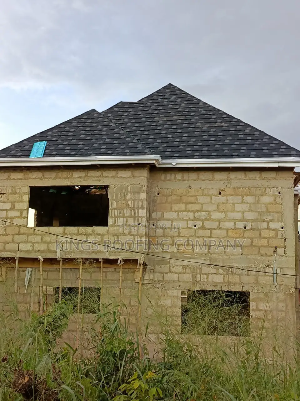 Roofing Sheet Made With Alu-zinc Coated With Stone.
