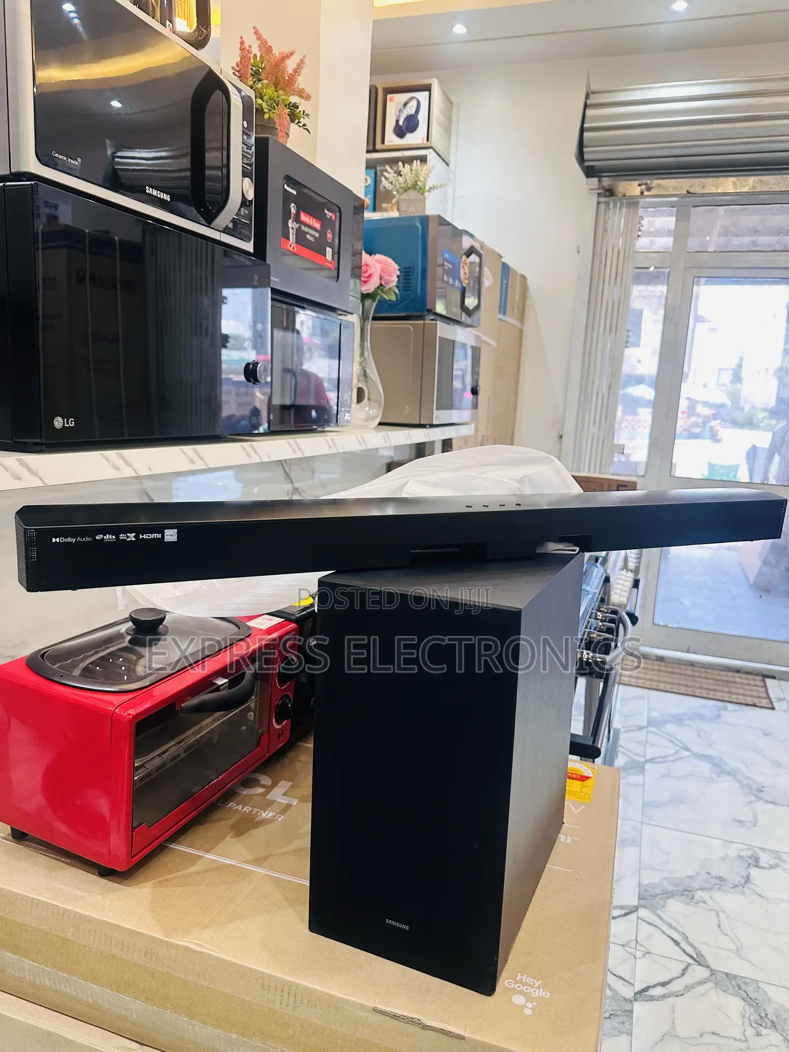 Samsung Black HW-B550 Sound Bar With Woofer. 