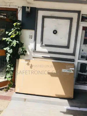 Glossy Electric Black Smart Samsung 55 Inch Cu80 Led Tv