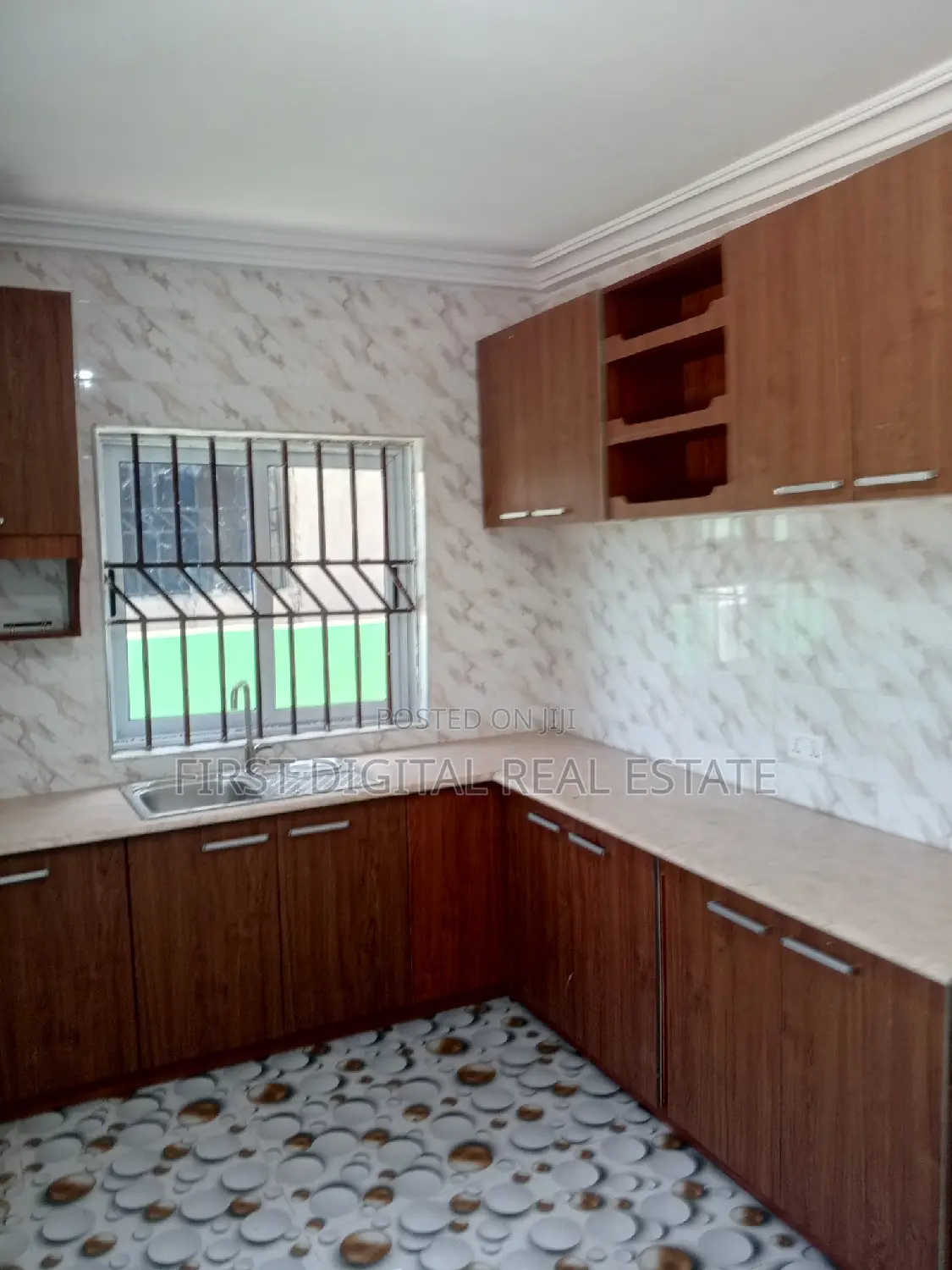 3 Bedroom for Sale in Kasoa Roman