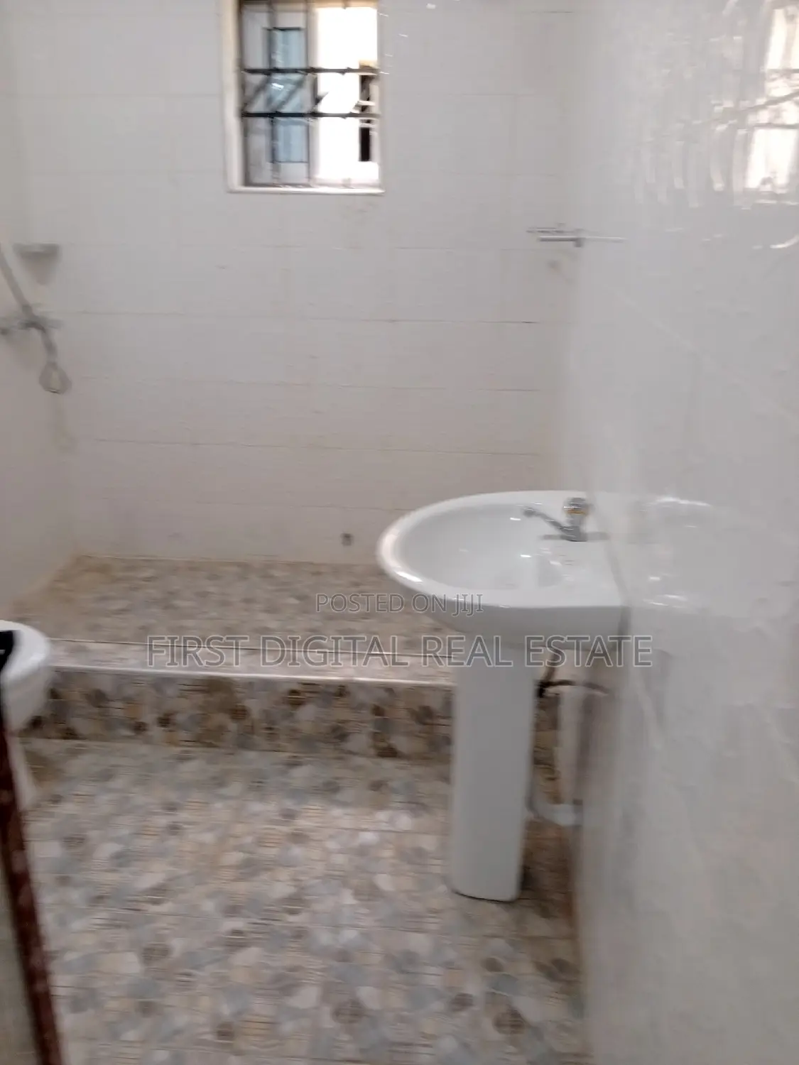 3 Bedroom for Sale in Kasoa Roman