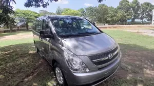 Car Rental-11 Seats Bus for Rent- Hyundai Bus