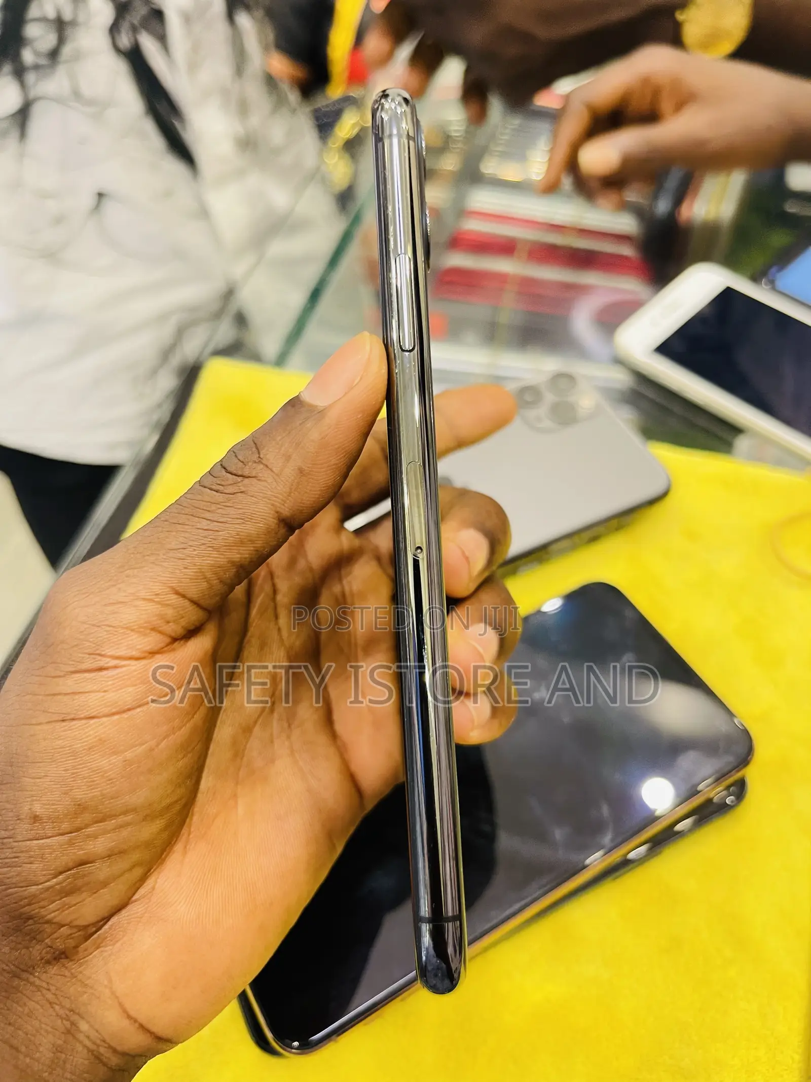 New Apple iPhone 11 Pro Max 256 GB Gray