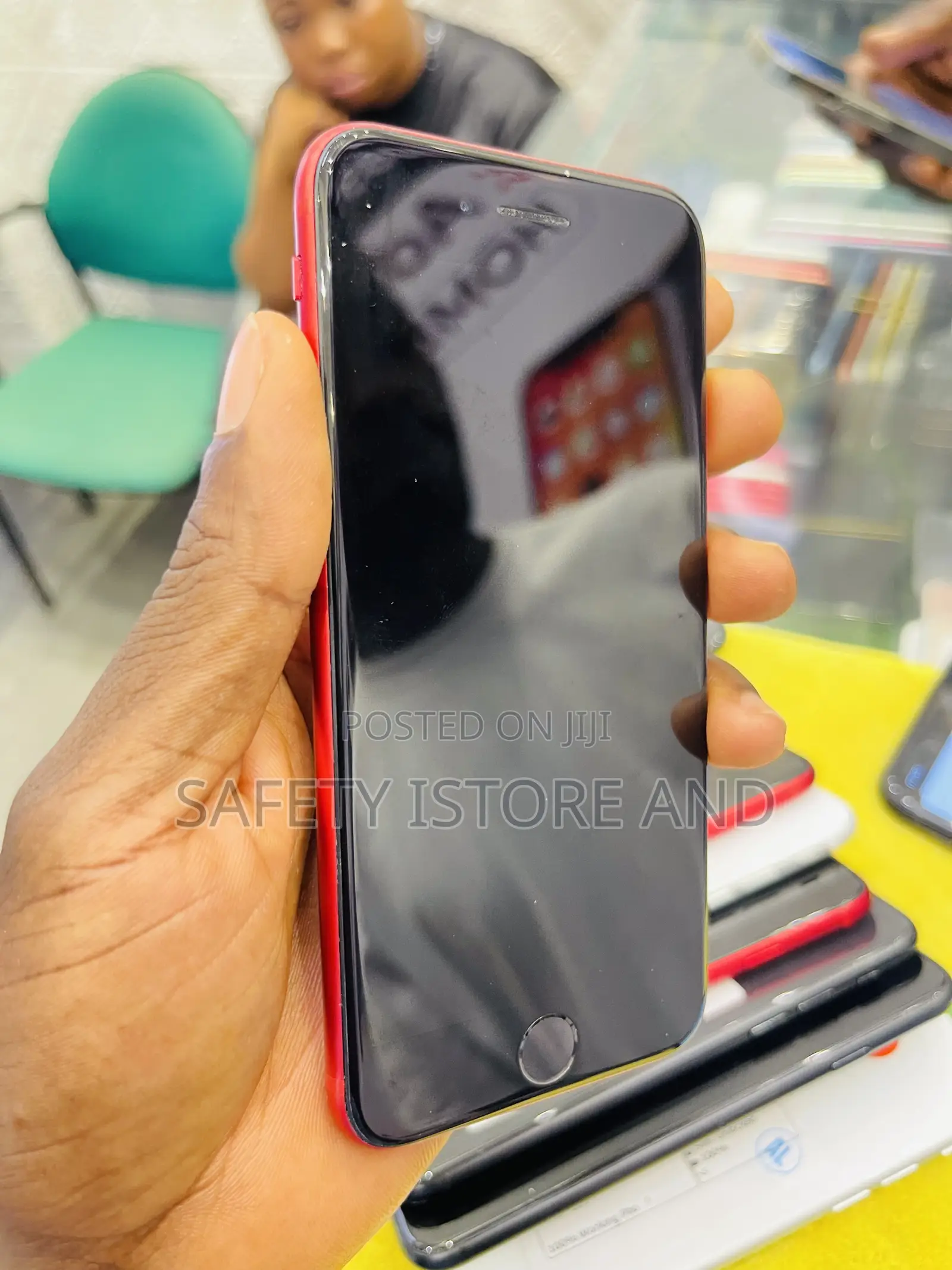 New Apple iPhone SE (2020) 128 GB Red
