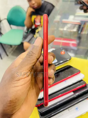 New Apple iPhone SE (2020) 128 GB Red