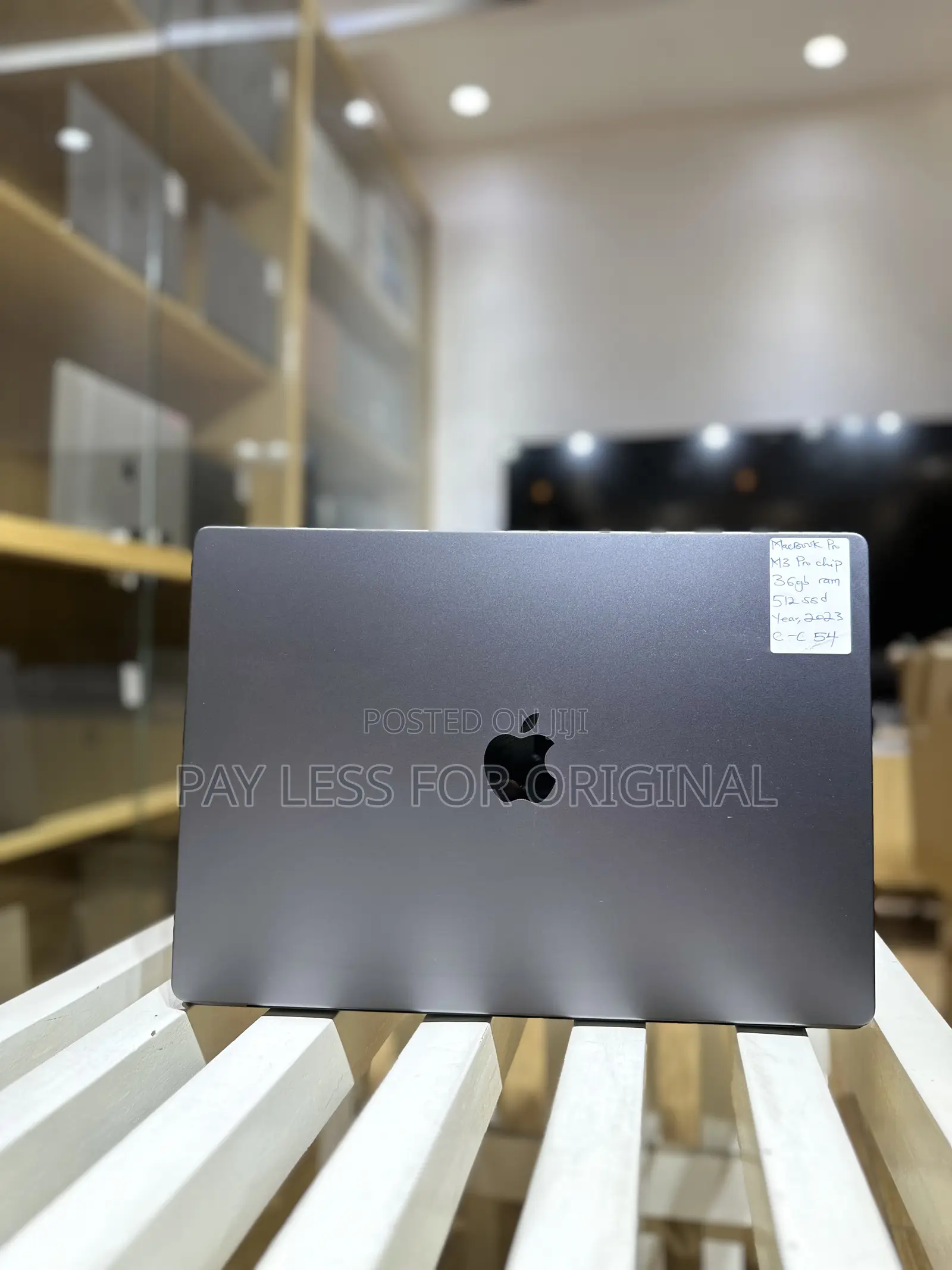 Apple MacBook Pro 2023 M2 Pro 16-inch 36GB Apple M3 Max SSD 512GB