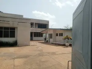 7bdrm House in Skm, Dzorwulu for sale