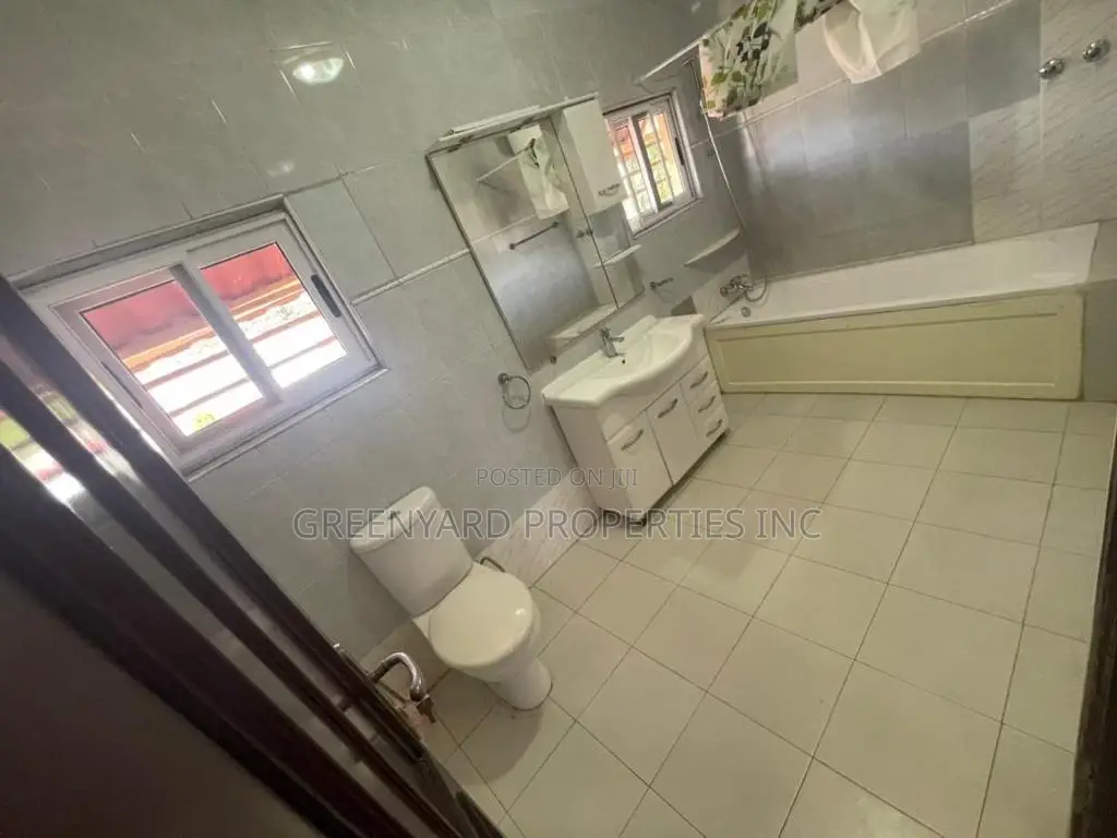 3bdrm House in East, Cantonments for rent