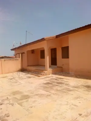 3bdrm House in Regimanuel Gray, Accra Metropolitan for sale