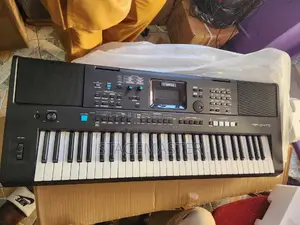 Yamaha PSR E473 Keyboard