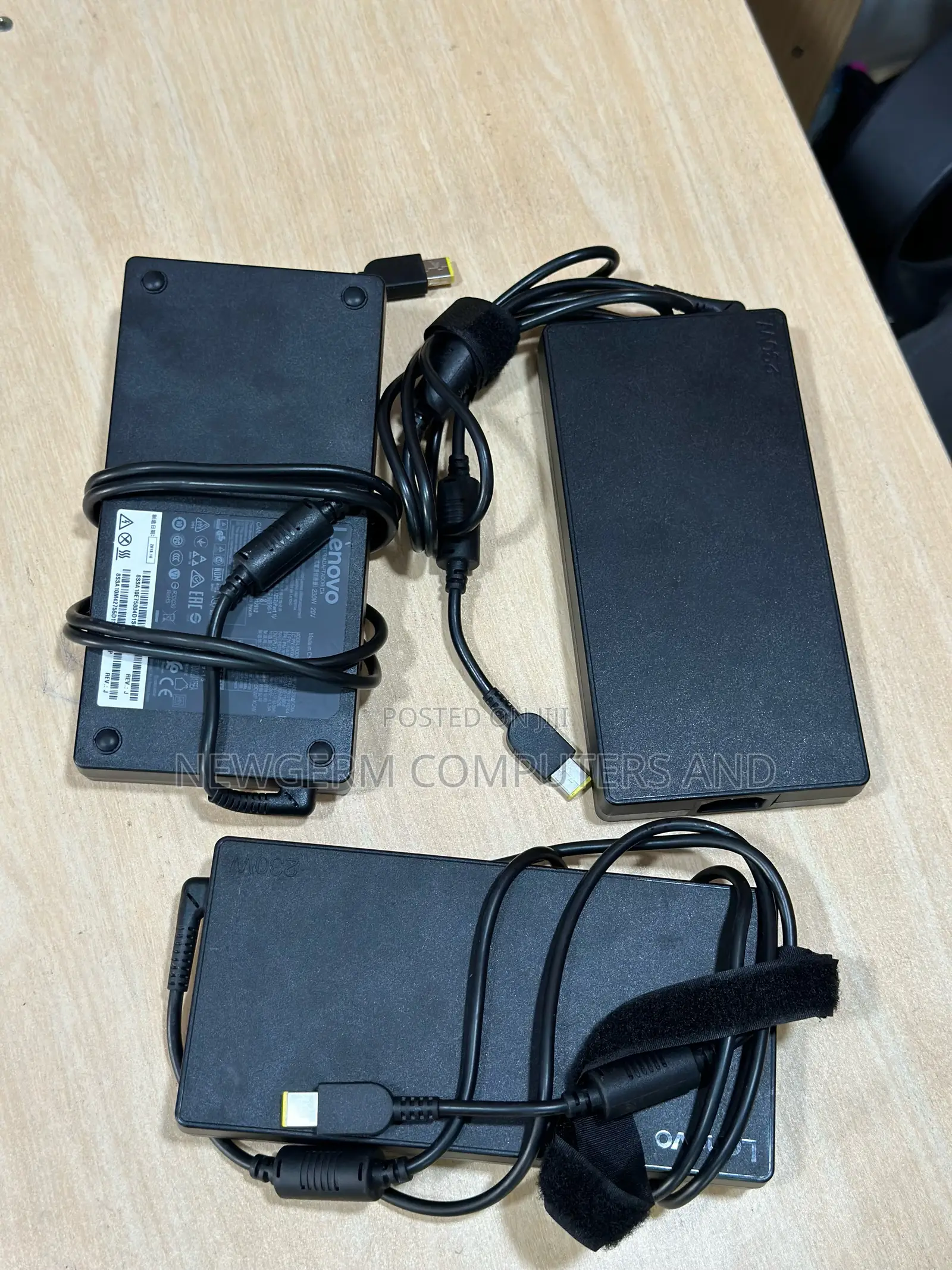 230W Lenovo USB Gaming Charger
