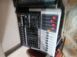 8 Channel Mixer + Amp