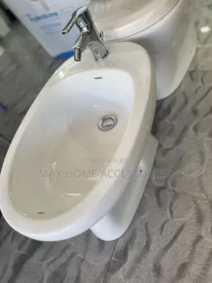 Beddet Water Closet