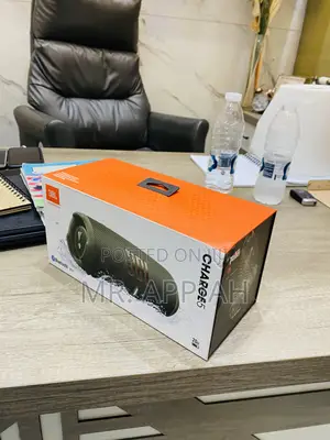 Brand New JBL Charge 5 Portable Bluetooth Speaker(Green).