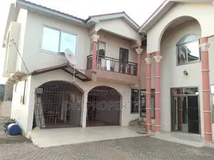 12bdrm House in Dki Properties, Tema Metropolitan for sale