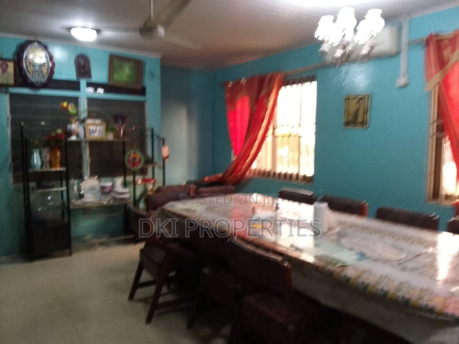 12bdrm House in Dki Properties, Tema Metropolitan for sale
