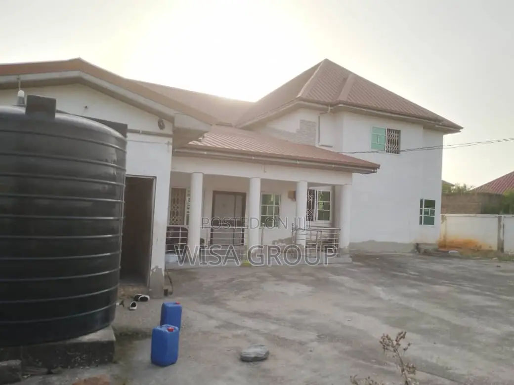 7bdrm Duplex in Wisa Groups, Accra Metropolitan for sale