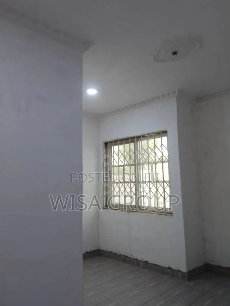 7bdrm Duplex in Wisa Groups, Accra Metropolitan for sale