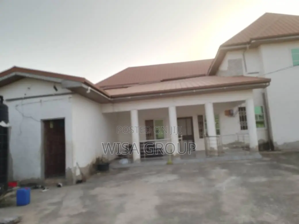 7bdrm Duplex in Wisa Groups, Accra Metropolitan for sale