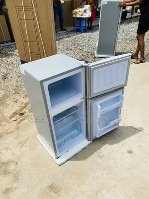 Fast Chilling Nasco Nas F2-11 Bottom Freezer Fridge.