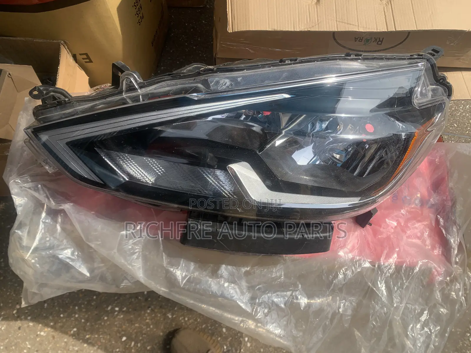 Nissan Sentra 2016,2017,2018 Headlight