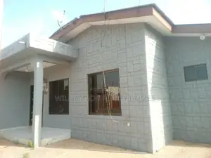 3bdrm House in Community 20 Estate, Spintex for rent