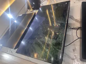 High Resolution Image Smart TCL 43”S5400
