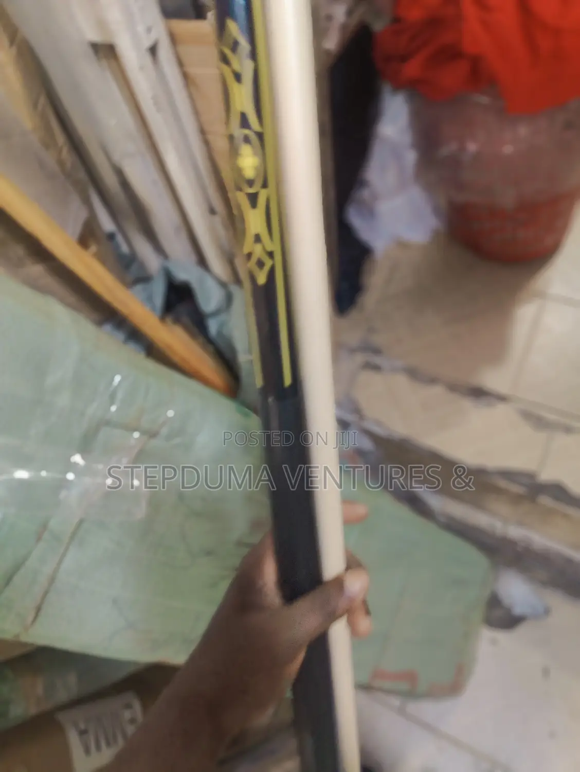 Snooker Cue Stick Screw Type Available