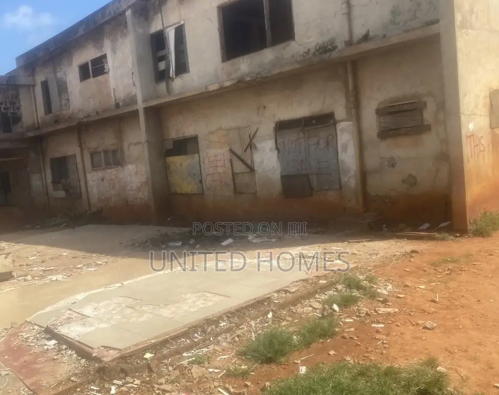 10bdrm House in North Kaneshie for sale