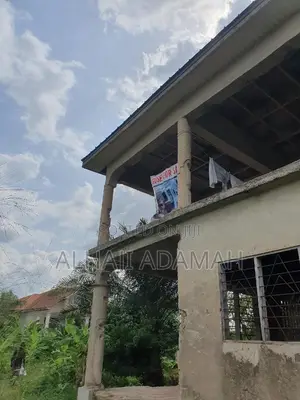 5bdrm Block of Flats in Diamond City Estate, Kumasi Metropolitan